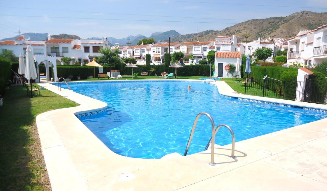 Peperent Casa Pino Villa Nerja Exterior photo